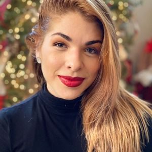 Meet your Posher, Angelica